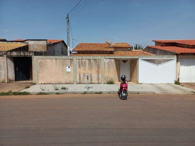 Casa à venda no bairro Jóquei Clube - Araguari/MG