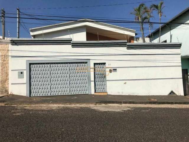 Casa à venda no bairro Daniel Fonseca - Uberlândia/MG