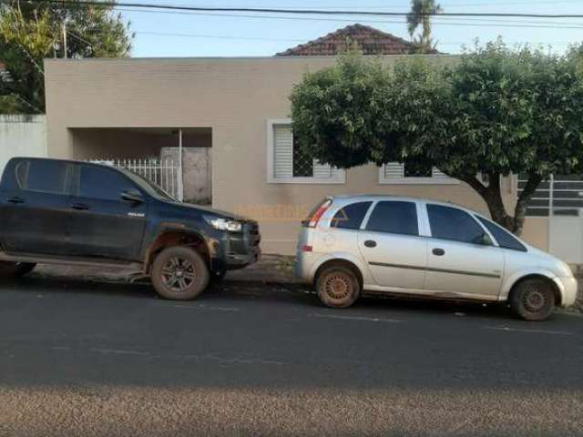 Casa à venda no bairro Centro - Araguari/MG