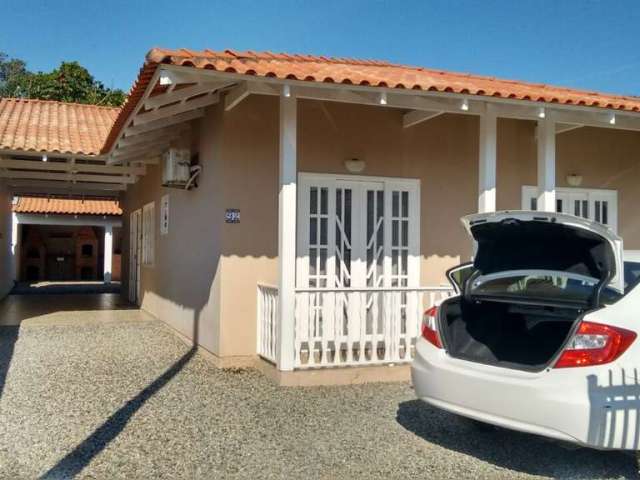 Casa com 3 quartos à venda no Centro, Balneário Barra do Sul , 181 m2 por R$ 485.000