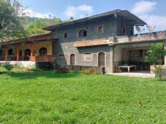 Sítio para Venda em Cachoeiras de Macacu, Japuíba, 5 dormitórios, 3 suítes, 2 banheiros, 3 vagas