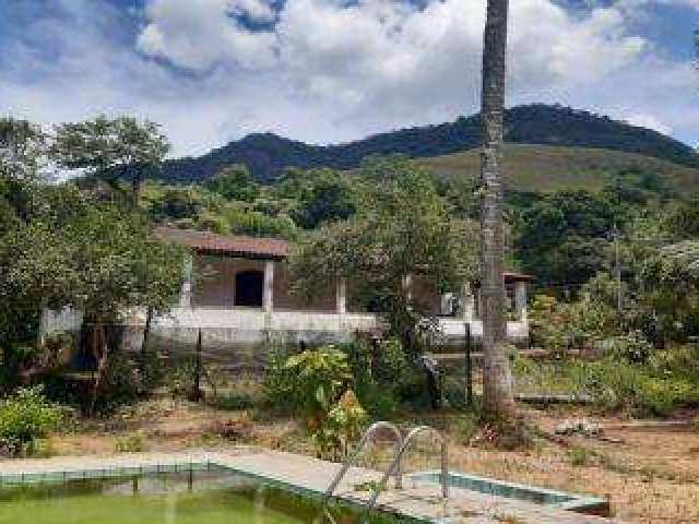 Sítio para Venda em Cachoeiras de Macacu, Serrana, 3 dormitórios, 1 suíte, 1 banheiro, 2 vagas