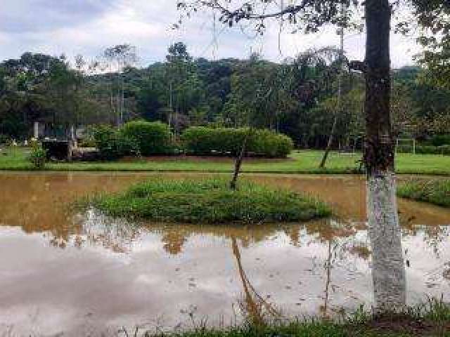 Sítio para Venda em Cachoeiras de Macacu, Maraporã, 4 dormitórios, 4 suítes, 2 banheiros, 2 vagas