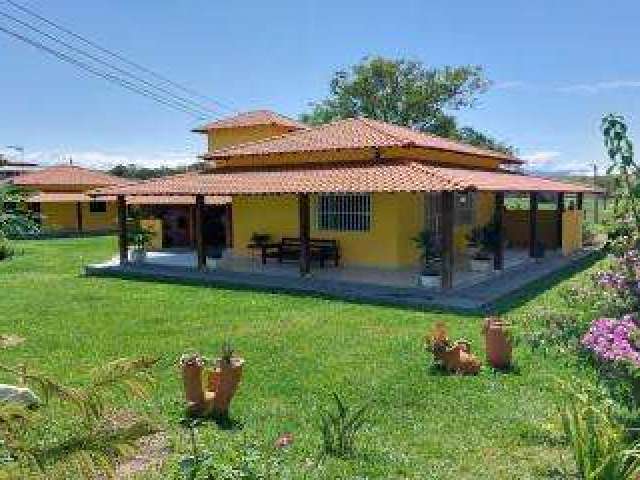 Sítio para Venda em Cachoeiras de Macacu, Papucaia, 2 dormitórios, 1 banheiro, 1 vaga