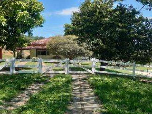 Sítio para Venda em Cachoeiras de Macacu, Japuíba, 2 dormitórios, 1 banheiro, 1 vaga