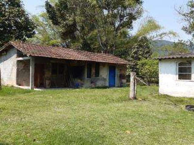 Sítio para Venda em Cachoeiras de Macacu, Japuíba, 1 dormitório, 1 banheiro, 1 vaga