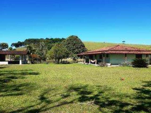 Sítio para Venda em Cachoeiras de Macacu, Marubaí, 2 dormitórios, 1 suíte, 1 banheiro, 1 vaga