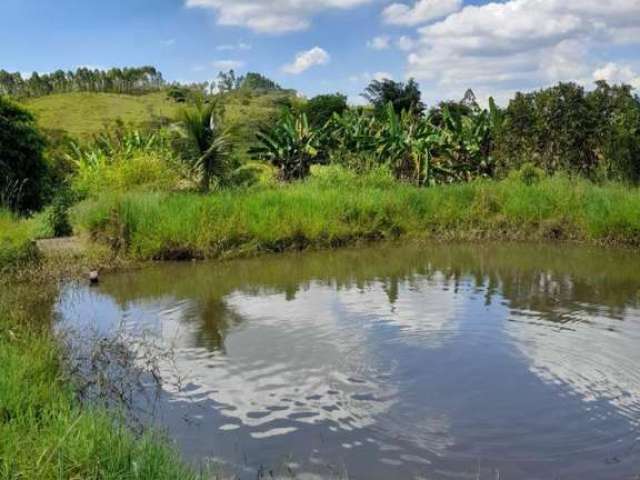 Sítio para Venda em Itaboraí, Cabuçu, 1 dormitório, 1 banheiro, 2 vagas