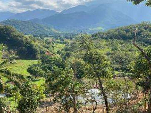 Sítio para Venda em Cachoeiras de Macacu, Guapiaçu, 2 dormitórios, 1 banheiro, 1 vaga