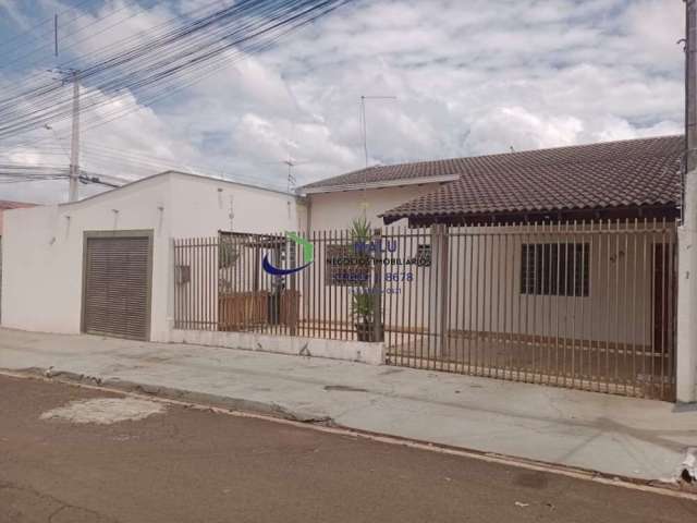 Casa com 2 quartos à venda na Rua Manoel Pereira do Limoeiro, Residencial Abussafe, Londrina, 144 m2 por R$ 429.000