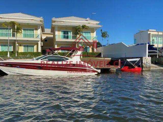 Casa em condomínio com navegável em Cabo Frio!!!!