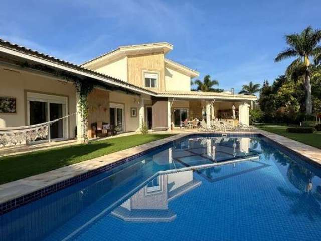 Oportunidade única: Casa de luxo à venda em Araçoiaba da Serra-SP, no Condomínio Lago Azul! 4 quartos, 2 suítes, 3 salas, 6 vagas de garagem e 492,00 m² de área! Venha conferir!