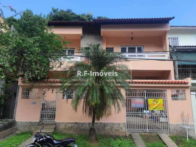 Casa em condomínio fechado com 4 quartos à venda na Rua Moacir dos Santos Lima, Vila Valqueire, Rio de Janeiro, 196 m2 por R$ 890.000