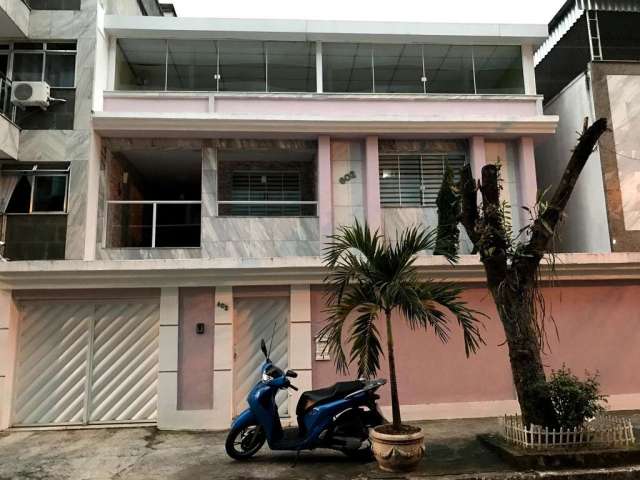 Casa em condomínio fechado com 4 quartos à venda na Rua Rosário Oeste, Vila Valqueire, Rio de Janeiro, 419 m2 por R$ 1.500.000