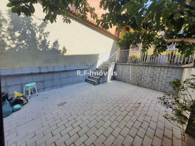 Casa com 2 quartos à venda na Rua Isidora, Vila Valqueire, Rio de Janeiro, 209 m2 por R$ 160.000