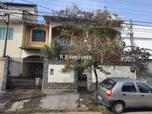 Casa em condomínio fechado com 4 quartos à venda na Rua Nova Odessa, Vila Valqueire, Rio de Janeiro, 319 m2 por R$ 1.100.000