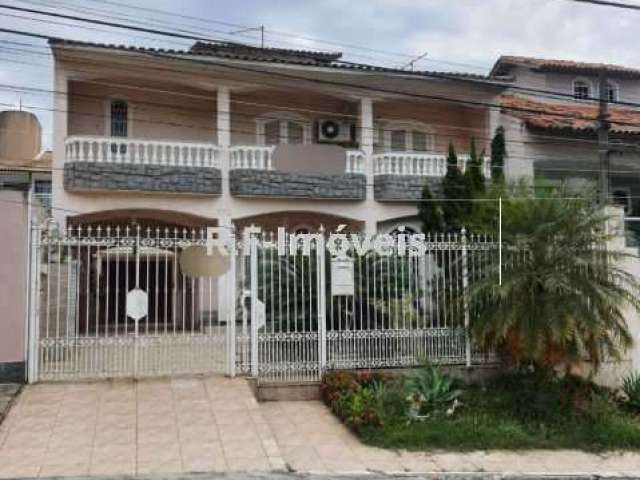 Casa em condomínio fechado com 4 quartos à venda na Rua Arcozelo, Vila Valqueire, Rio de Janeiro, 344 m2 por R$ 990.000