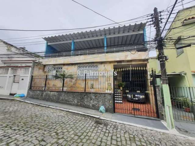 Casa com 2 quartos à venda na Rua das Rosas, Vila Valqueire, Rio de Janeiro, 211 m2 por R$ 630.000