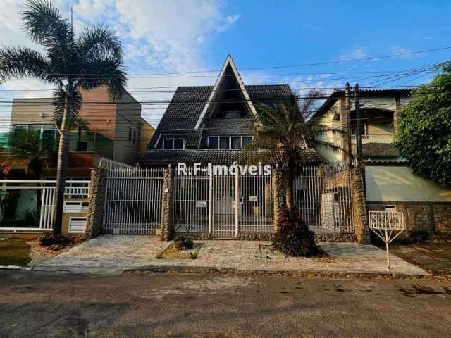 Casa em condomínio fechado com 4 quartos à venda na Rua Porto Salvo, Vila Valqueire, Rio de Janeiro, 384 m2 por R$ 2.500.000