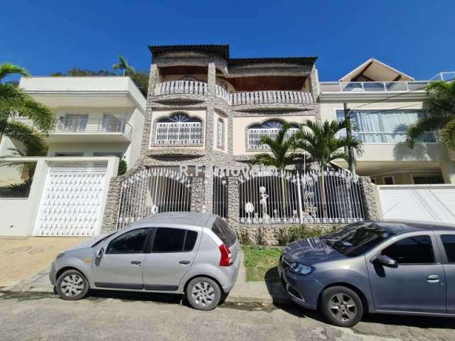 Casa em condomínio fechado com 4 quartos à venda na Rua Ângelo Raimundo Barreiras, Vila Valqueire, Rio de Janeiro, 478 m2 por R$ 1.500.000