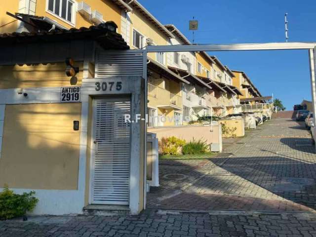 Casa em condomínio fechado com 4 quartos à venda na Estrada do Cafundá, Taquara, Rio de Janeiro, 120 m2 por R$ 419.000