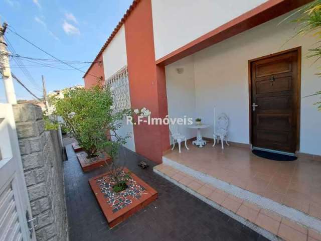 Casa com 3 quartos à venda na Rua Florianópolis, Praça Seca, Rio de Janeiro, 194 m2 por R$ 450.000