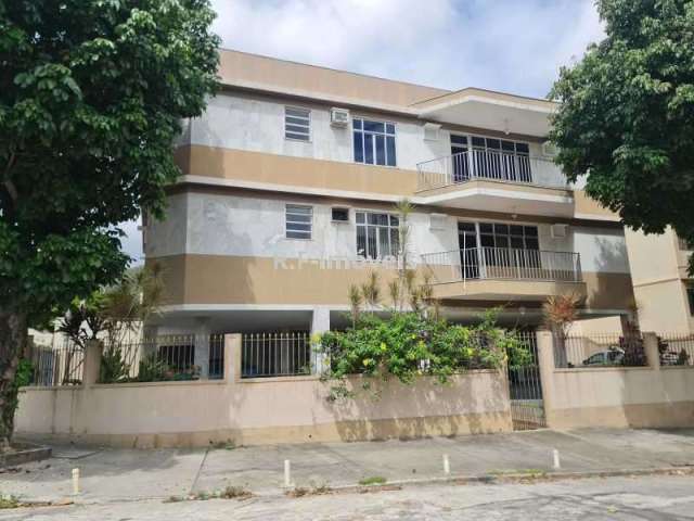 Apartamento com 3 quartos para alugar na Rua Arcozelo, Vila Valqueire, Rio de Janeiro, 178 m2 por R$ 2.900