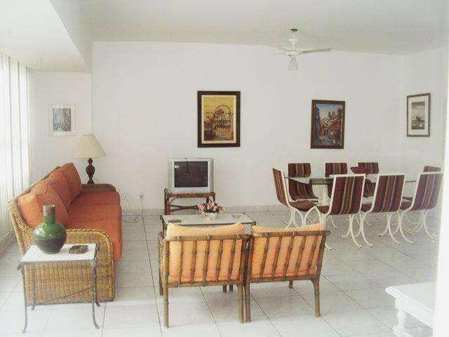 Pitangueiras - calçadão - 30 metros do mar - linda vista - 181 m² de área útil - garagem no prédio - excelente apartamento.