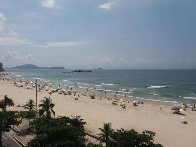 Pitangueiras Frente Total ao Mar, Melhor Prédio e Localização, 2 Garagens, Varanda com Vista Espetacular ao Mar.