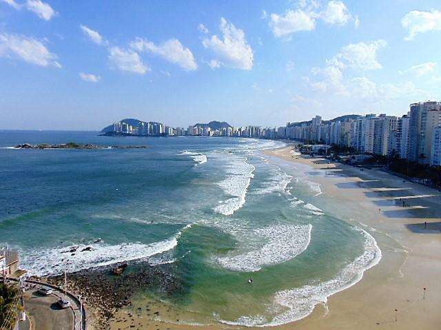 Praia das Pitangueiras - Local nobre, frente total para o mar !!!