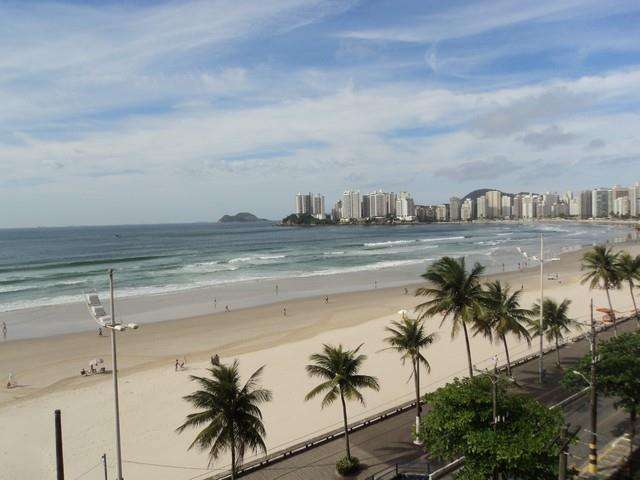 Pitangueiras- frente total ao mar , maravilhosa vista ao mar , garagem demarcada no prédio.