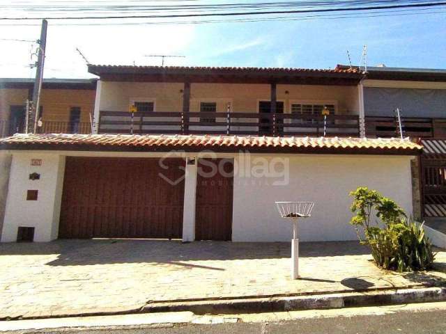 Casa à venda em bairro tranquilo, na cidade de Vinhedo!!