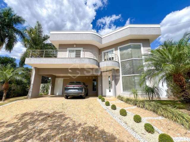 Casa á venda no Condomínio residencial Jardim das Palmeiras em Vinhedo, interior de São Paulo.