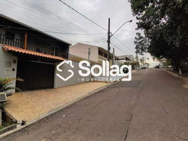 Sobrado frente para área de preservação , construção sólida e ambientes amplos, na cidade de Vinhedo