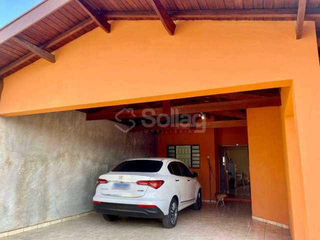 Casa térrea à venda em Vinhedo - interior de São Paulo.