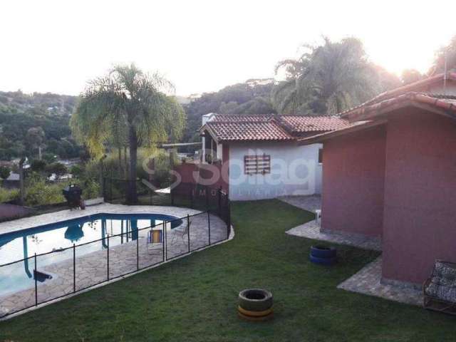 Casa à venda com três quartos sendo uma suíte na cidade de Louveira - SP no bairro Jardim Nova América.