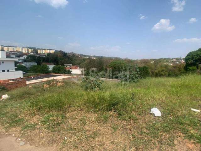 Terreno á venda no Bairro Jardim Elisa, em Vinhedo, interior de São Paulo.