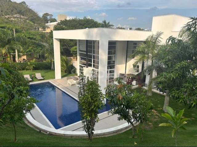 Casa à venda em condomínio fechado na cidade de Vinhedo, interior de São Paulo.