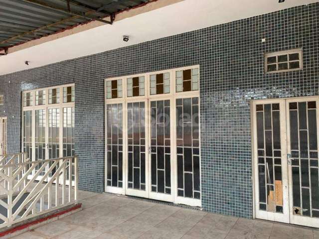 Sobrado residencial ou comercial para comprar no bairro Jardim Von Zuben - Capela na Cidade de Vinhedo, interior de São Paulo.