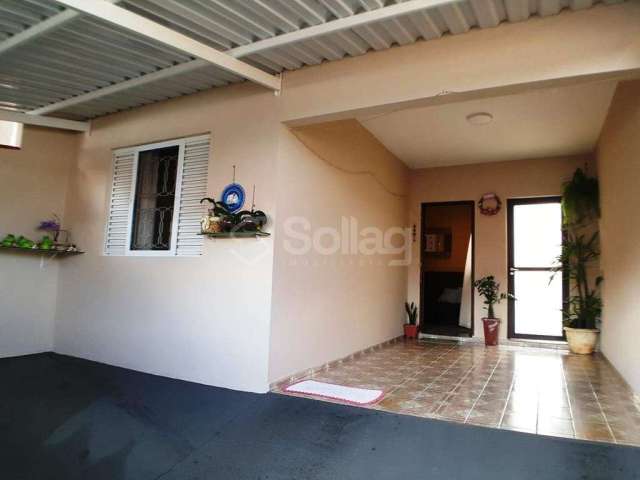 Casa térrea a venda no bairro Jardim Eldorado em Vinhedo, interior de São Paulo.