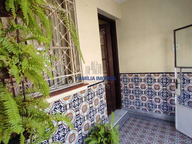 Casa comercial para alugar na Avenida Senador Pinheiro Machado, 0, Marapé, Santos por R$ 8.000