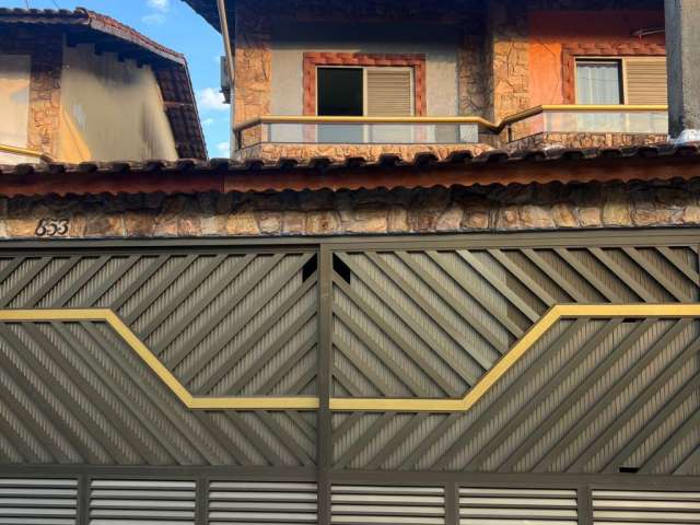 Aconchegante Casa com 3 Suítes e 2 Vagas de Garagem!