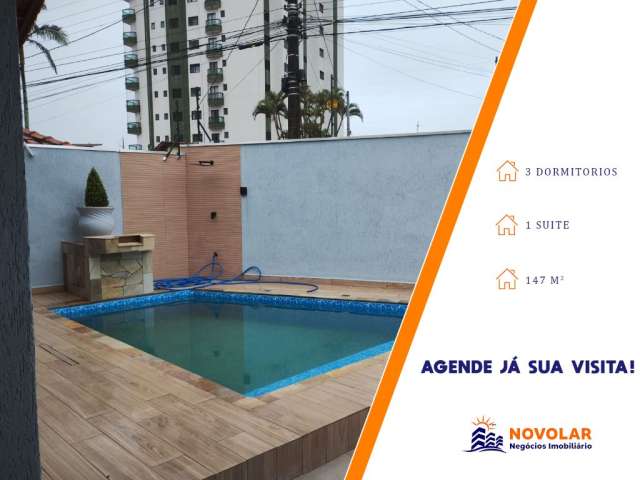 Casa Geminada com Piscina, 3 Dormitórios, Sendo 1 Suíte, e Edícula com Banheiro