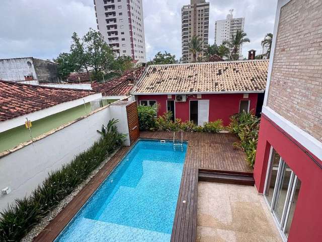 Belíssima Casa no Bairro Flórida – A 100 Metros da Praia Impressionante casa de alto padrão, localizada no bairro Flórida