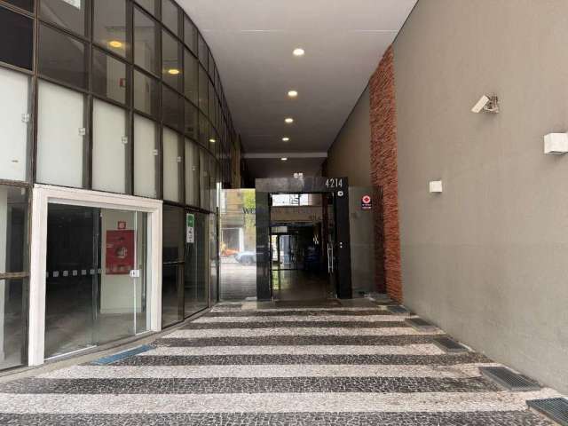 Sala comercial à venda na Avenida Sete de Setembro, 4214, Batel, Curitiba por R$ 300.000