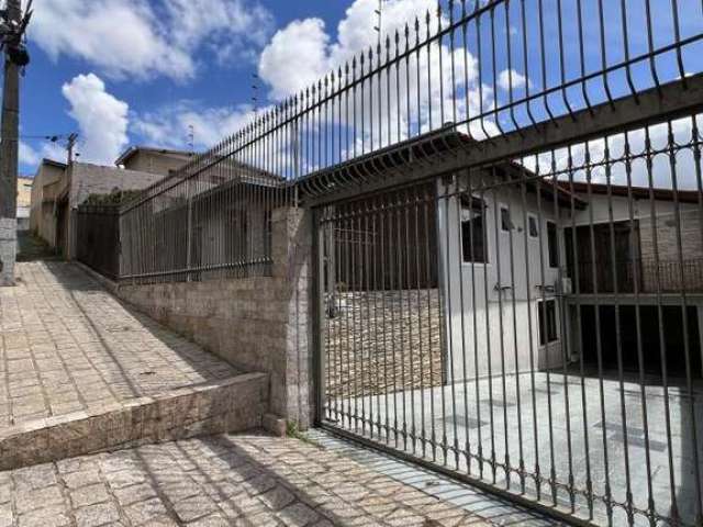 Casa para Venda em Ponta Grossa, Centro, 5 dormitórios, 3 suítes, 4 banheiros, 5 vagas