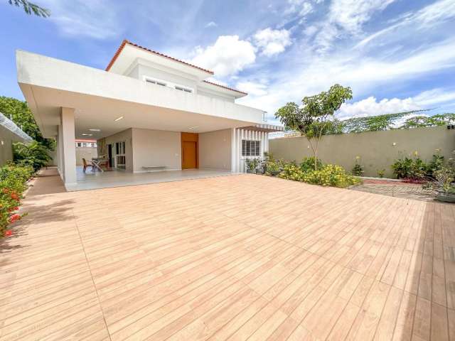 Casa Alto Padrão Com 313m²| 4 Quartos Sendo 3 Suítes