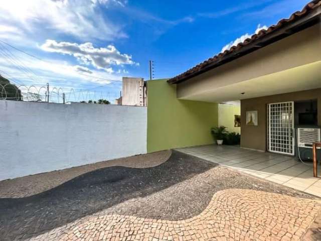 Casa No Bairro Santa Lia Com 04 Quartos