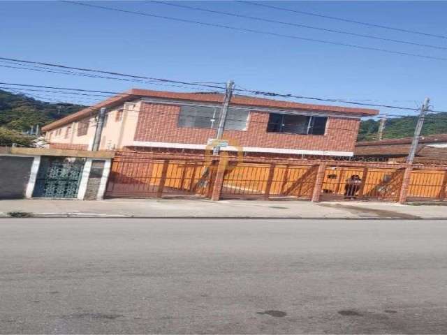 Casa com 2 Dormitórios sendo 1 Suíte  à venda  - Chico de Paula - Santos/SP