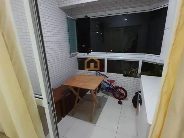 Apartamento Padrão, 2 Dormitório, Varanda (com envidraçamento)